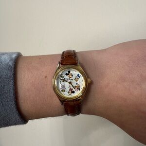 Vintage Disney Time Works Mickey Donald Daisy Pluto Minnie Goofy Friends Watch
